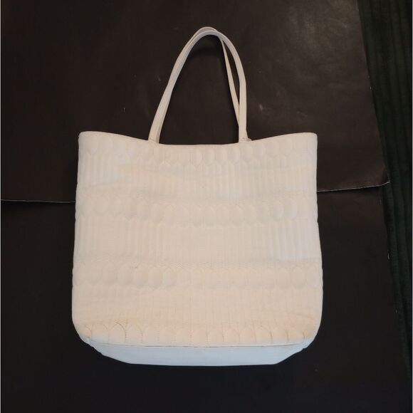 🆕👜SR2 Sondra Roberts Quilted Tote Shoulder Bag with Tassel - Picture 3 of 9